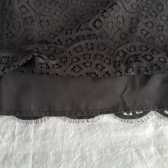 🎄J. Crew black lace top with 3/4 sleeves. Size 6. NWT. - Picture 6 of 11